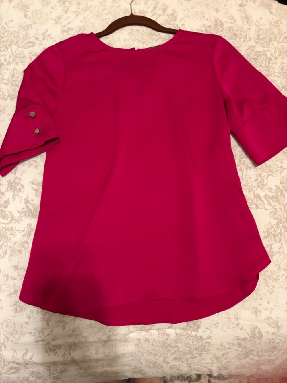 Vince Camuto Fuchsia Scoop Neck Short Sleeve Blouse